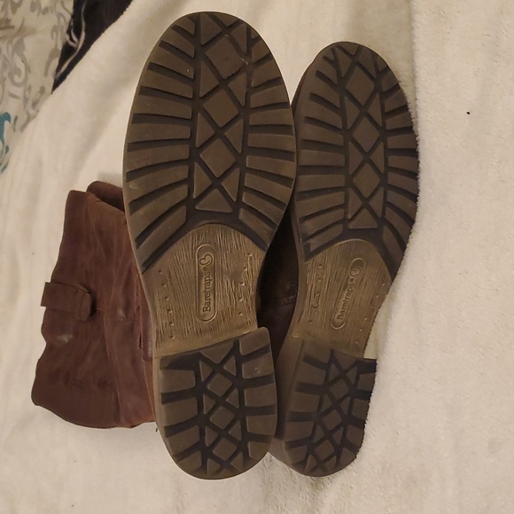 Brown buckle riding boots - Picture 3 of 4